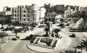 628- Sidi-bel-Abbes - Place Clemenceau et Monument aux Morts